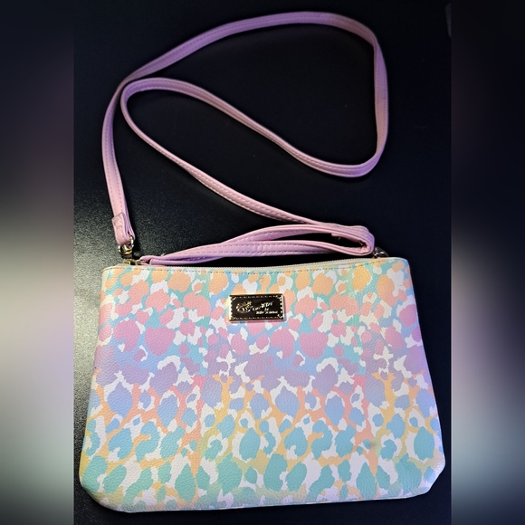 Betsey Johnson Handbags - Like New Betsey Johnson Milkyway Crossbody